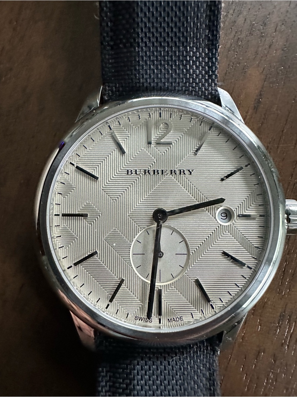 Burberry 40mm Swiss Made Men's Watch-Very Stylish!